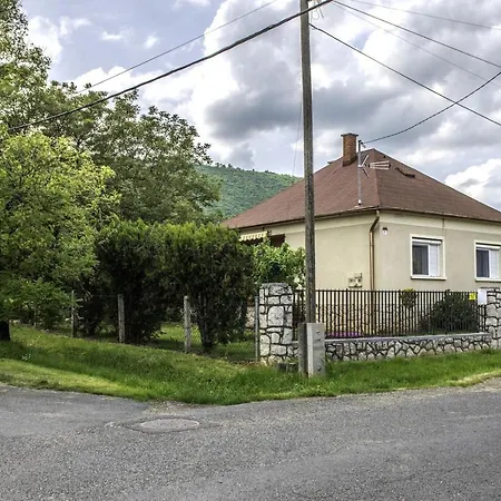 Diófa * Balatonederics